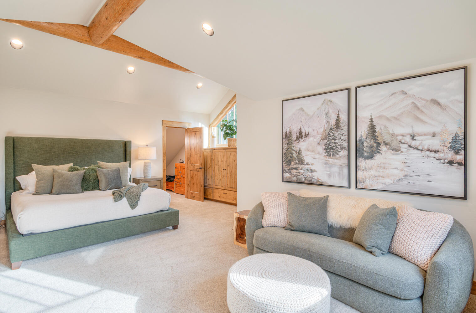 Bend, Oregon, 97707, United States, 4 Bedrooms Bedrooms, ,4 BathroomsBathrooms,Residential,For Sale,2005289