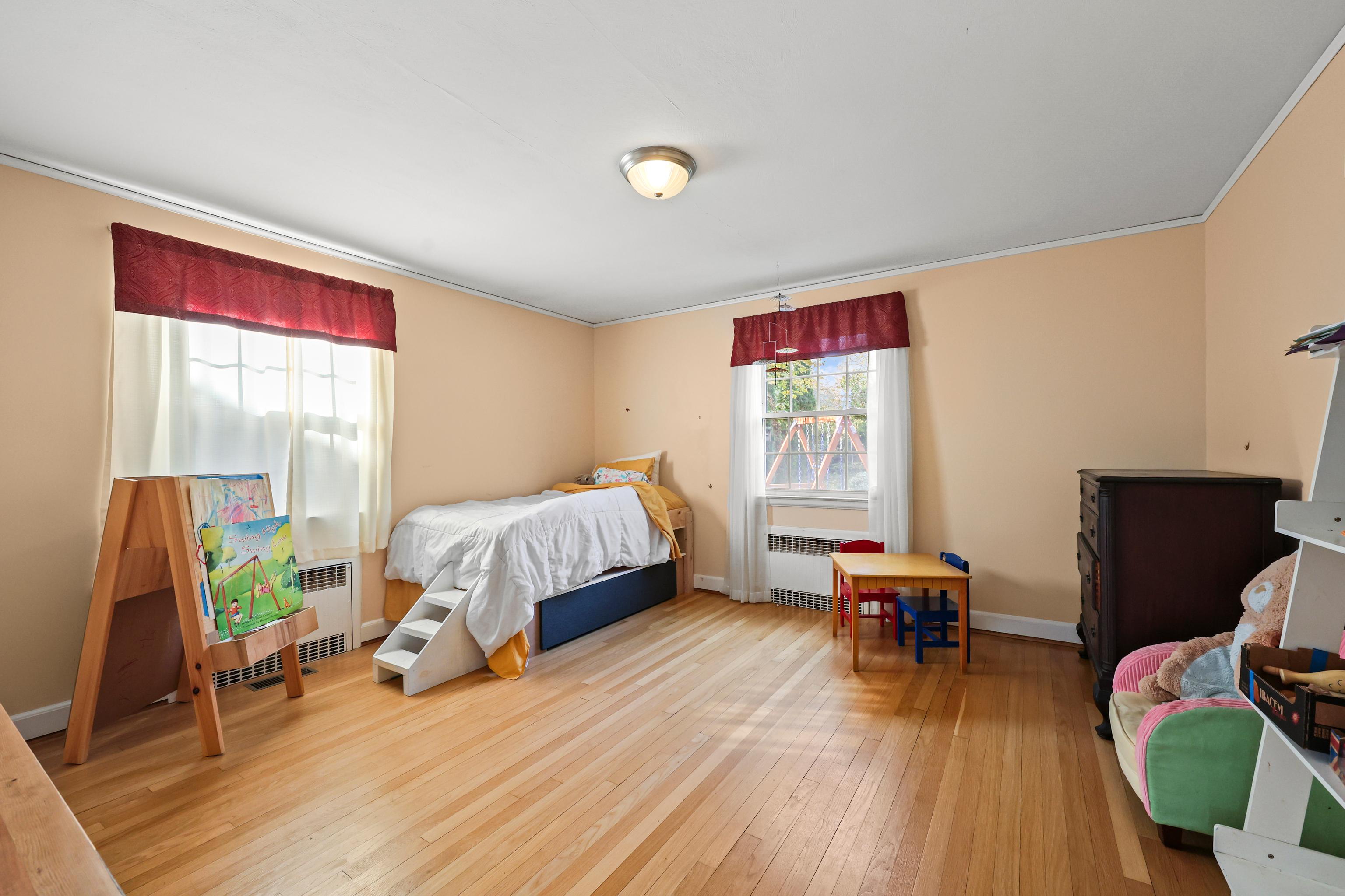 West Hartford, Connecticut, 06110, United States, 4 Bedrooms Bedrooms, ,2 BathroomsBathrooms,Residential,For Sale,1990757