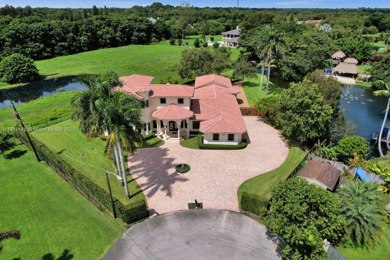 Davie, Florida, 33330, United States, 5 Bedrooms Bedrooms, ,5 BathroomsBathrooms,Residential,For Sale,1896833