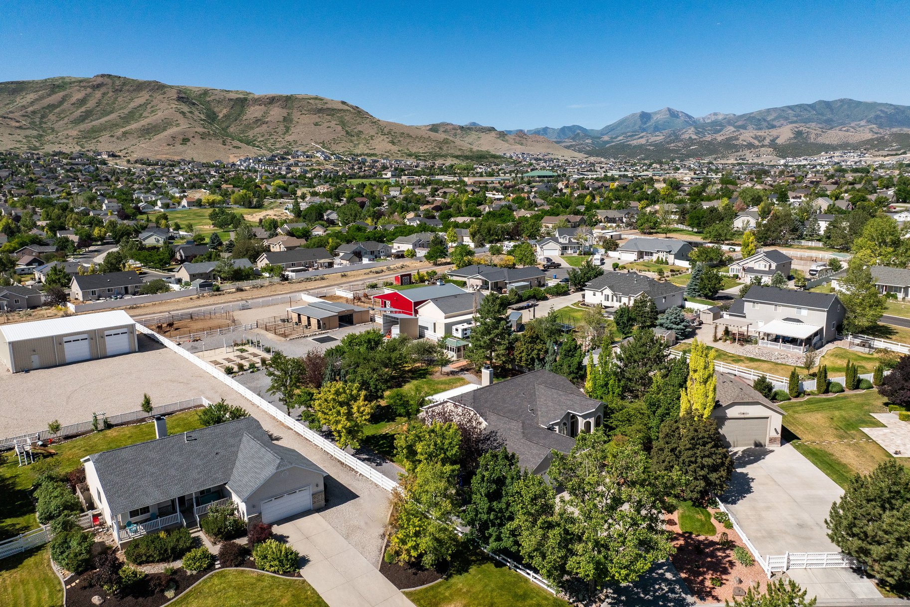  Fully Equipped Horse Property with Trail Access & Neighborhood Arena - 物件實景