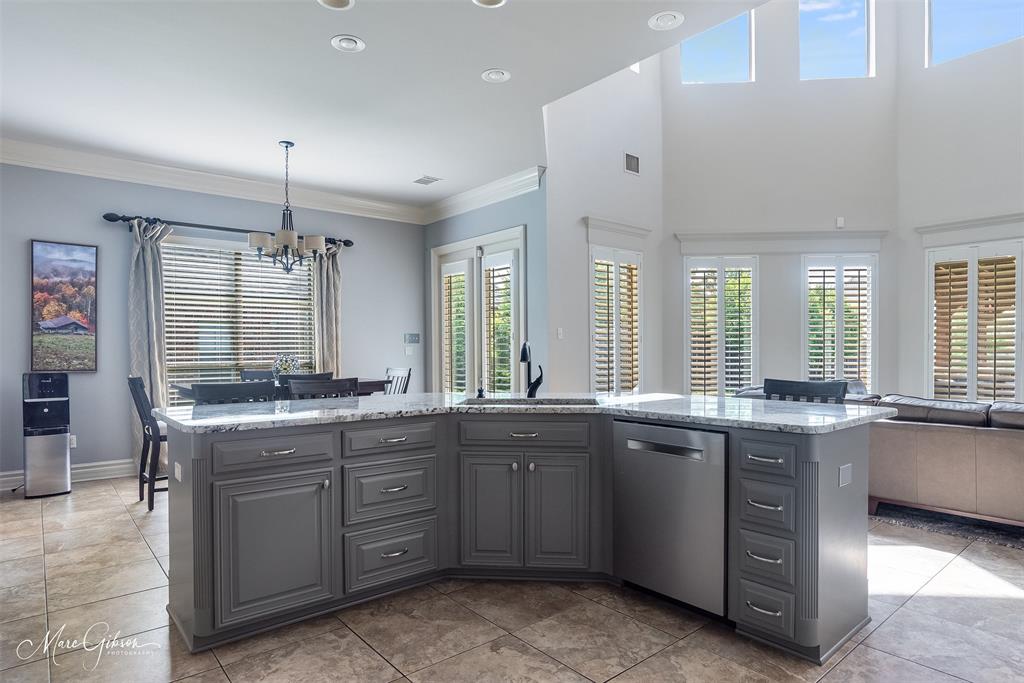 Shreveport, Louisiana, 71106, United States, 4 Bedrooms Bedrooms, ,4 BathroomsBathrooms,Residential,For Sale,1846885