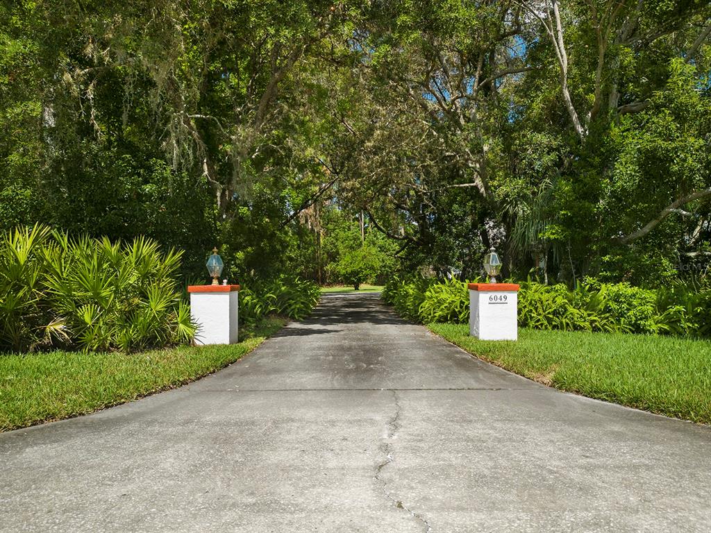 Weeki Wachee, Florida, 34607, United States, 4 Bedrooms Bedrooms, ,5 BathroomsBathrooms,Residential,For Sale,2009705