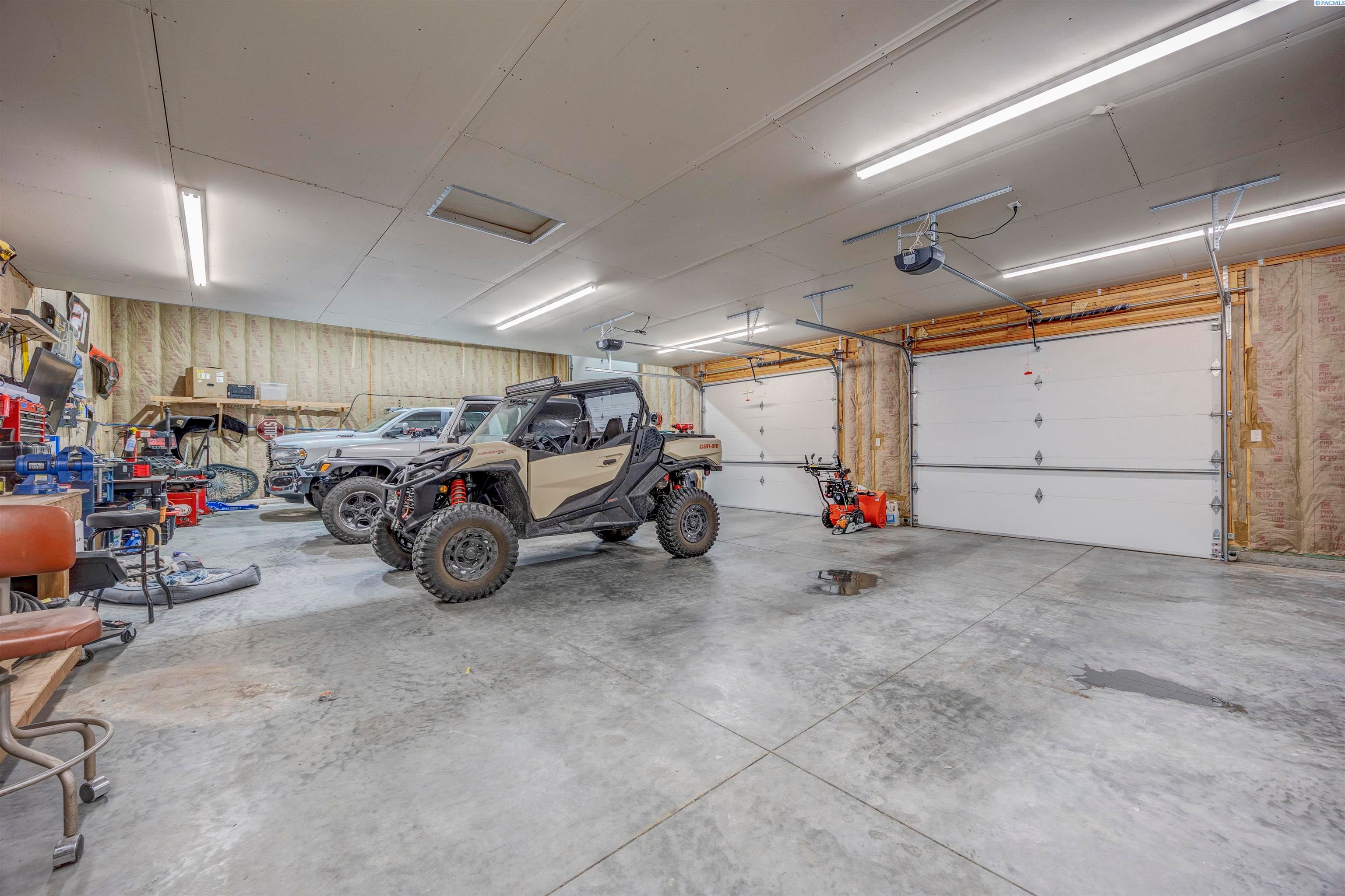 West Richland, Washington, 99353, United States, 3 Bedrooms Bedrooms, ,3 BathroomsBathrooms,Residential,For Sale,2038482
