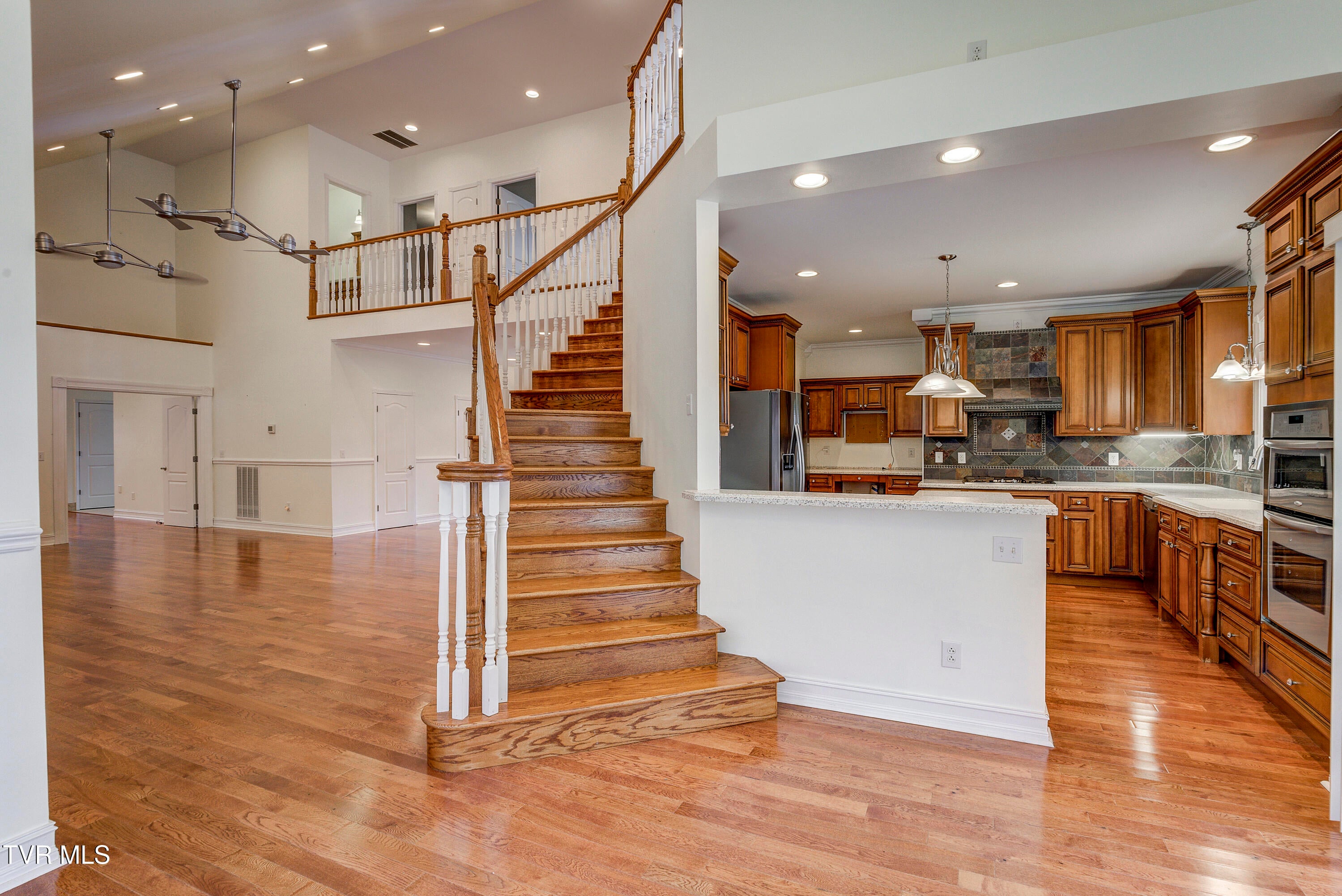 Bristol, Tennessee, 37620, United States, 4 Bedrooms Bedrooms, ,4 BathroomsBathrooms,Residential,For Sale,2001712