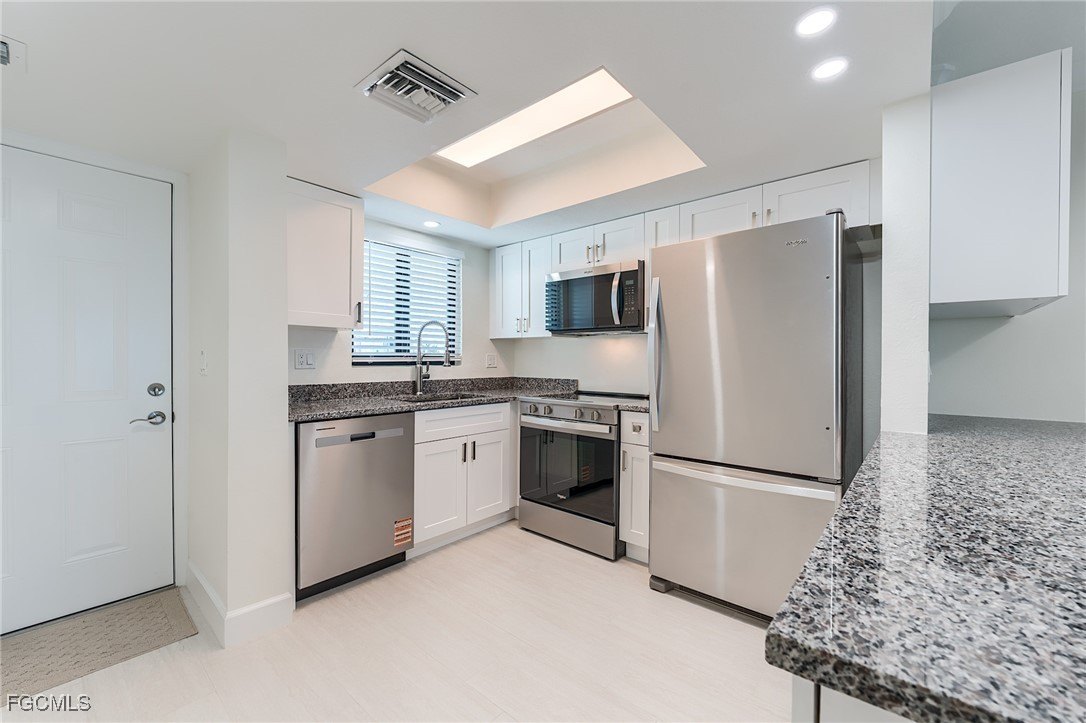 Fort Myers Beach, Florida, 33931, United States, 2 Bedrooms Bedrooms, ,2 BathroomsBathrooms,Residential,For Sale,1987327