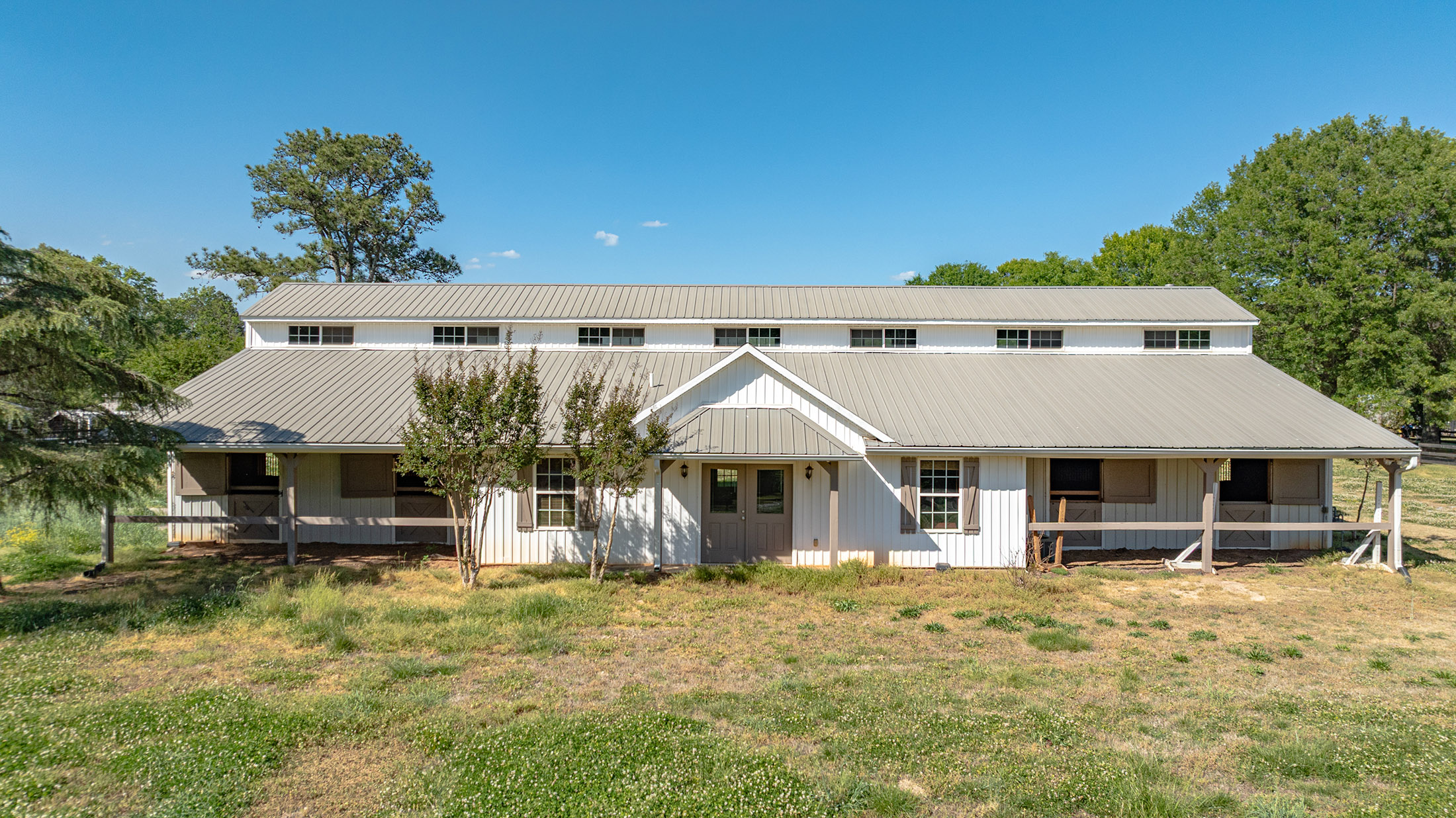  Exceptional Equestrian Estate: A Rare Blend of Luxury, Functionality, and Charm - 物件實景