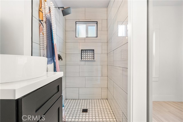 Long Beach, California, 90813, United States, 3 Bedrooms Bedrooms, ,4 BathroomsBathrooms,Residential,For Sale,1990787