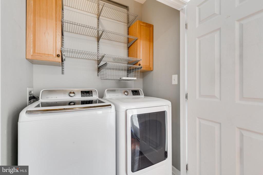 Chantilly, Virginia, 20152, United States, 4 Bedrooms Bedrooms, ,3 BathroomsBathrooms,Residential,For Sale,1988850