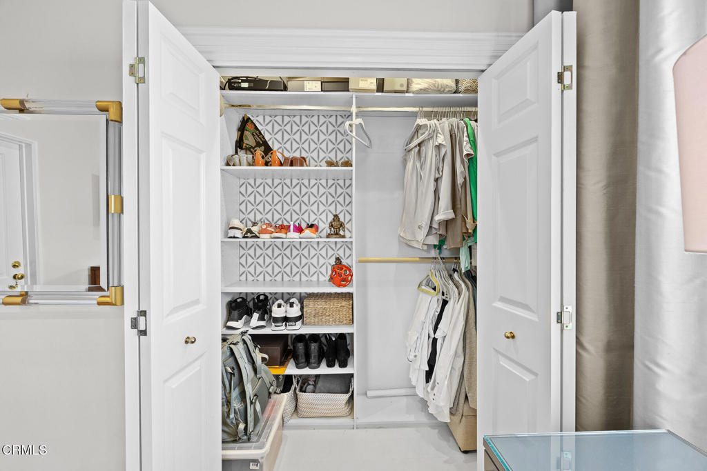 Pasadena, California, 91107, United States, 2 Bedrooms Bedrooms, ,1 BathroomBathrooms,Residential,For Sale,1988268