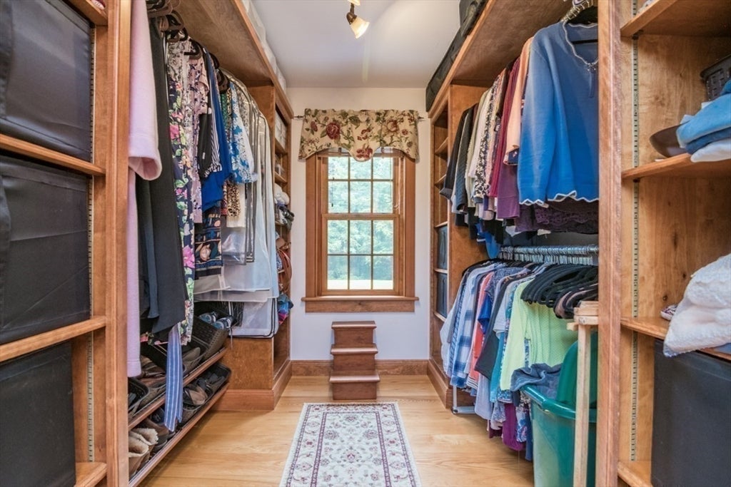 Gill, Massachusetts, 01354, United States, 4 Bedrooms Bedrooms, ,5 BathroomsBathrooms,Residential,For Sale,1848395