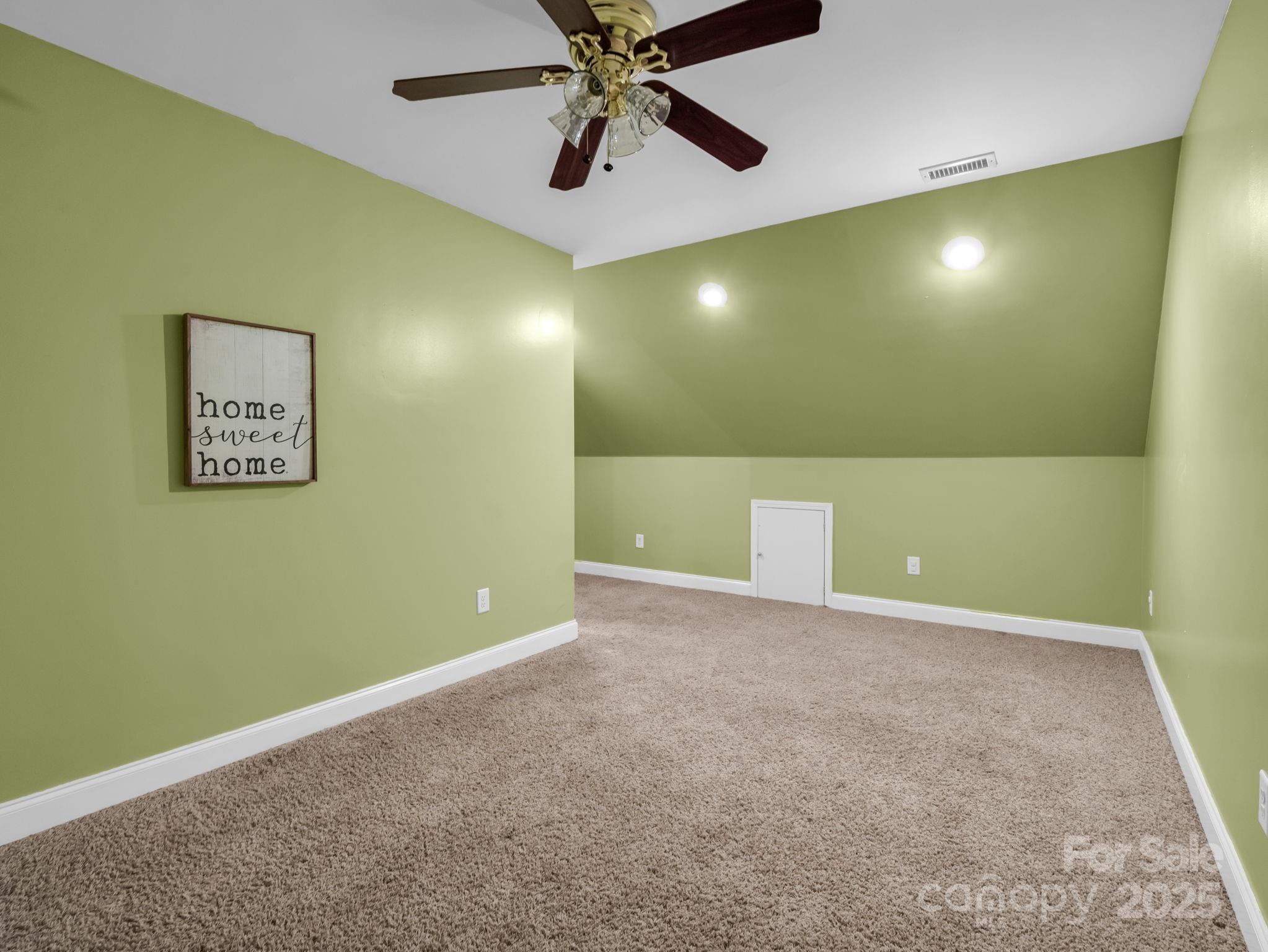 Tryon, North Carolina, 28782, United States, 3 Bedrooms Bedrooms, ,4 BathroomsBathrooms,Residential,For Sale,2001851