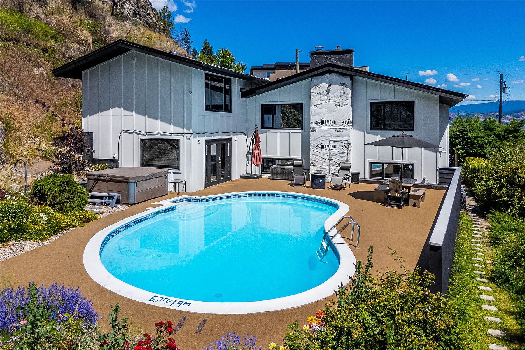  Timeless Design with a Pool - 物件實景