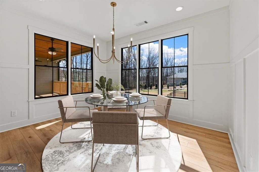 Gainesville, Georgia, 30506, United States, 5 Bedrooms Bedrooms, ,4 BathroomsBathrooms,Residential,For Sale,1909914