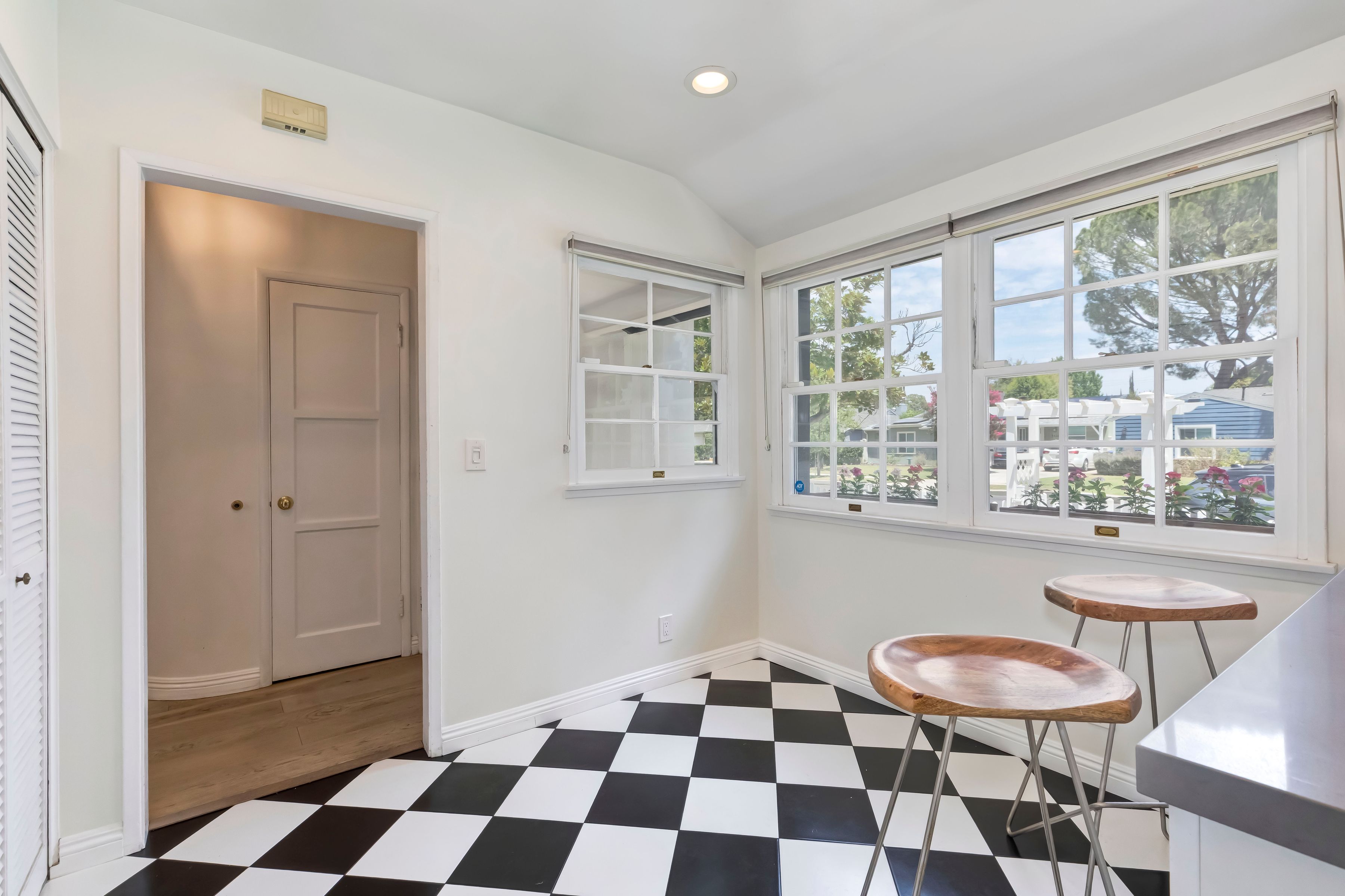  5429 Columbus Avenue - 物件實景
