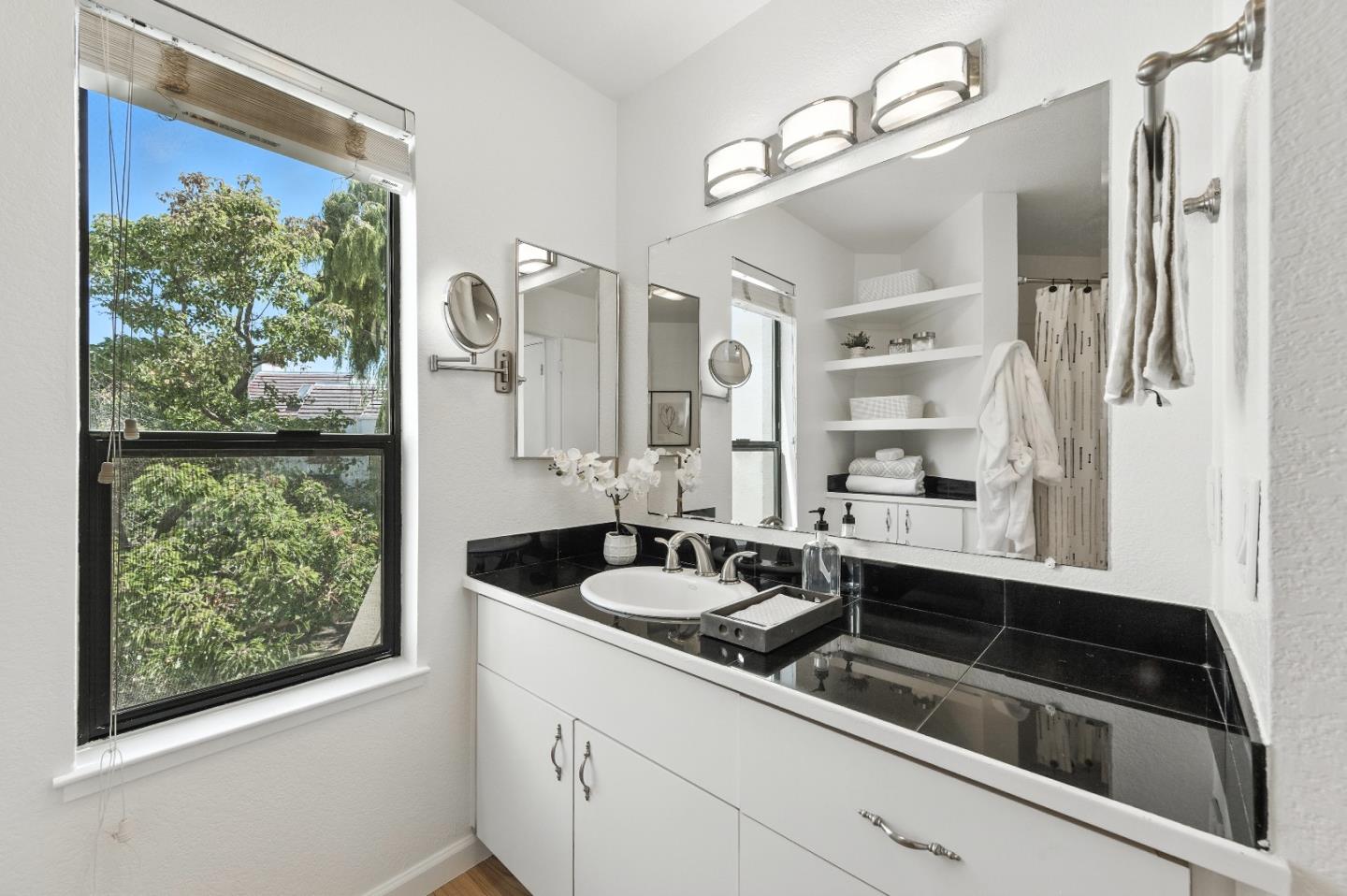 Redwood Shores, California, 94065, United States, 2 Bedrooms Bedrooms, ,2 BathroomsBathrooms,Residential,For Sale,1939930