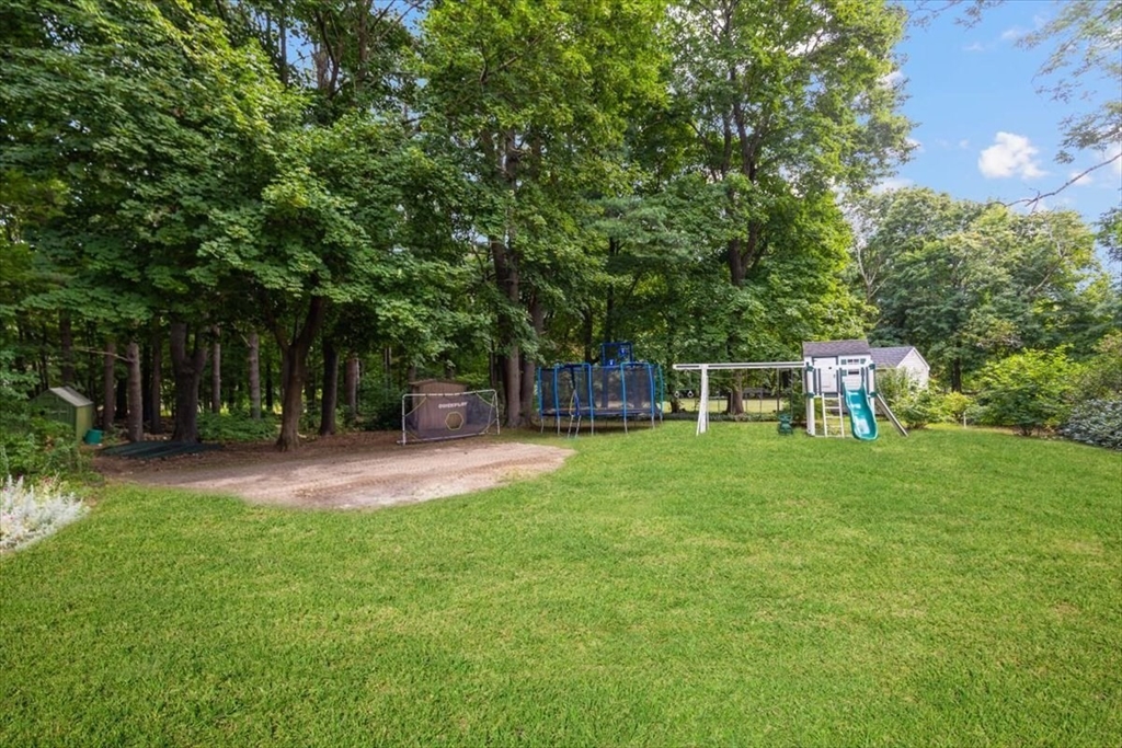 Norwell, Massachusetts, 02061, United States, 3 Bedrooms Bedrooms, ,2 BathroomsBathrooms,Residential,For Sale,1939151