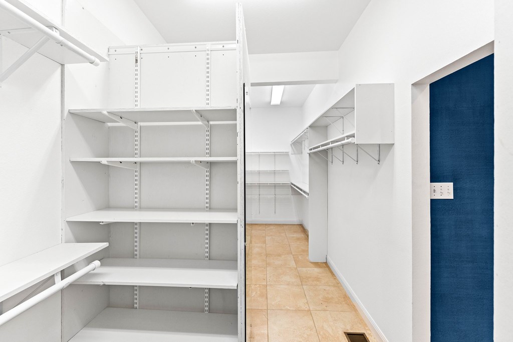 Kerrville, Texas, 78028, United States, 3 Bedrooms Bedrooms, ,5 BathroomsBathrooms,Residential,For Sale,2002478