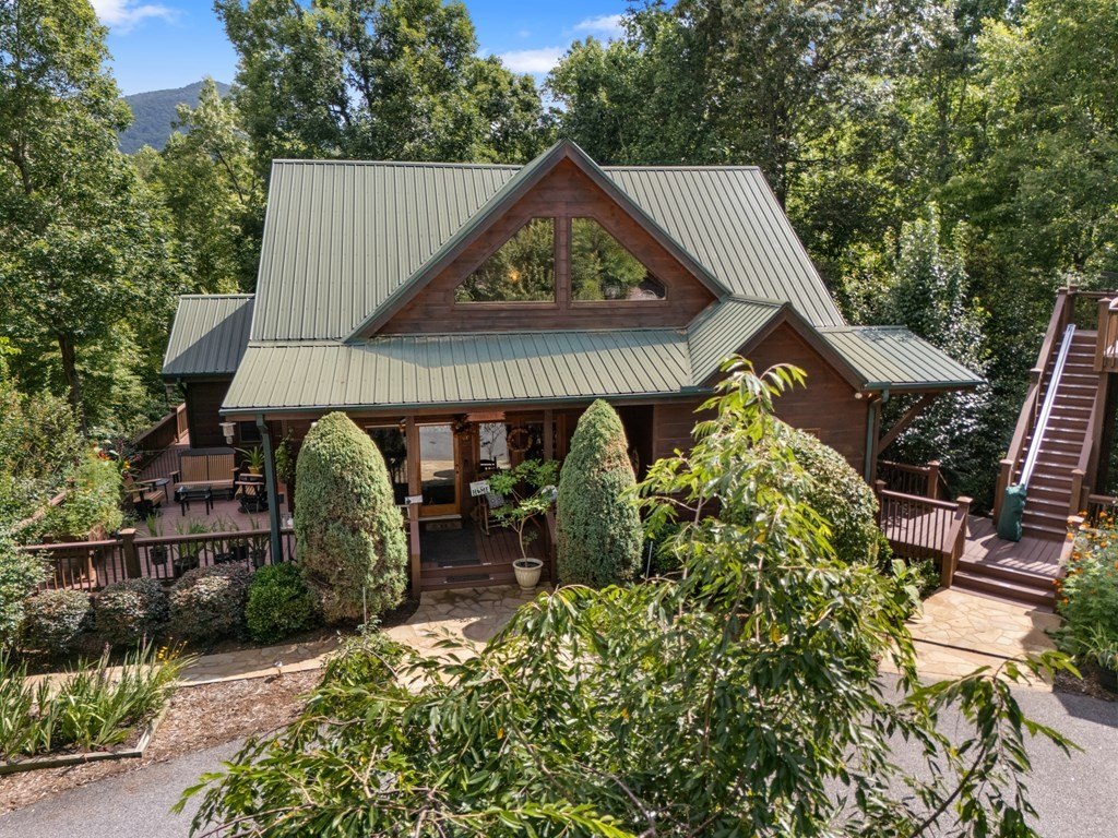 Blairsville, Georgia, 30512, United States, 3 Bedrooms Bedrooms, ,4 BathroomsBathrooms,Residential,For Sale,1895292