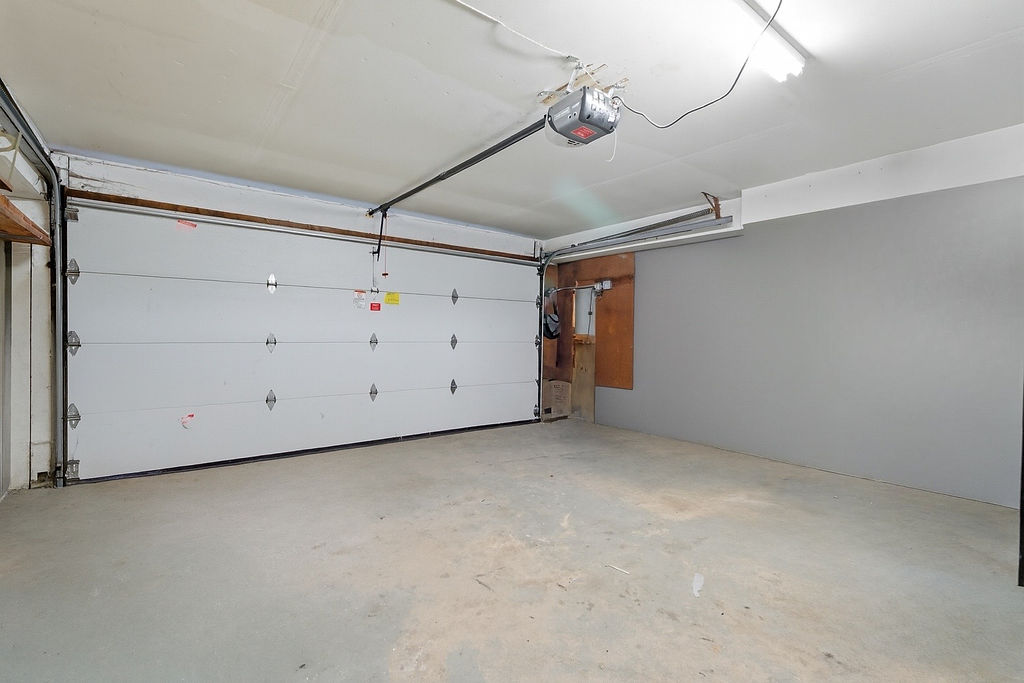 Howard, New York, 11414, United States, 4 Bedrooms Bedrooms, ,3 BathroomsBathrooms,Residential,For Sale,1975737