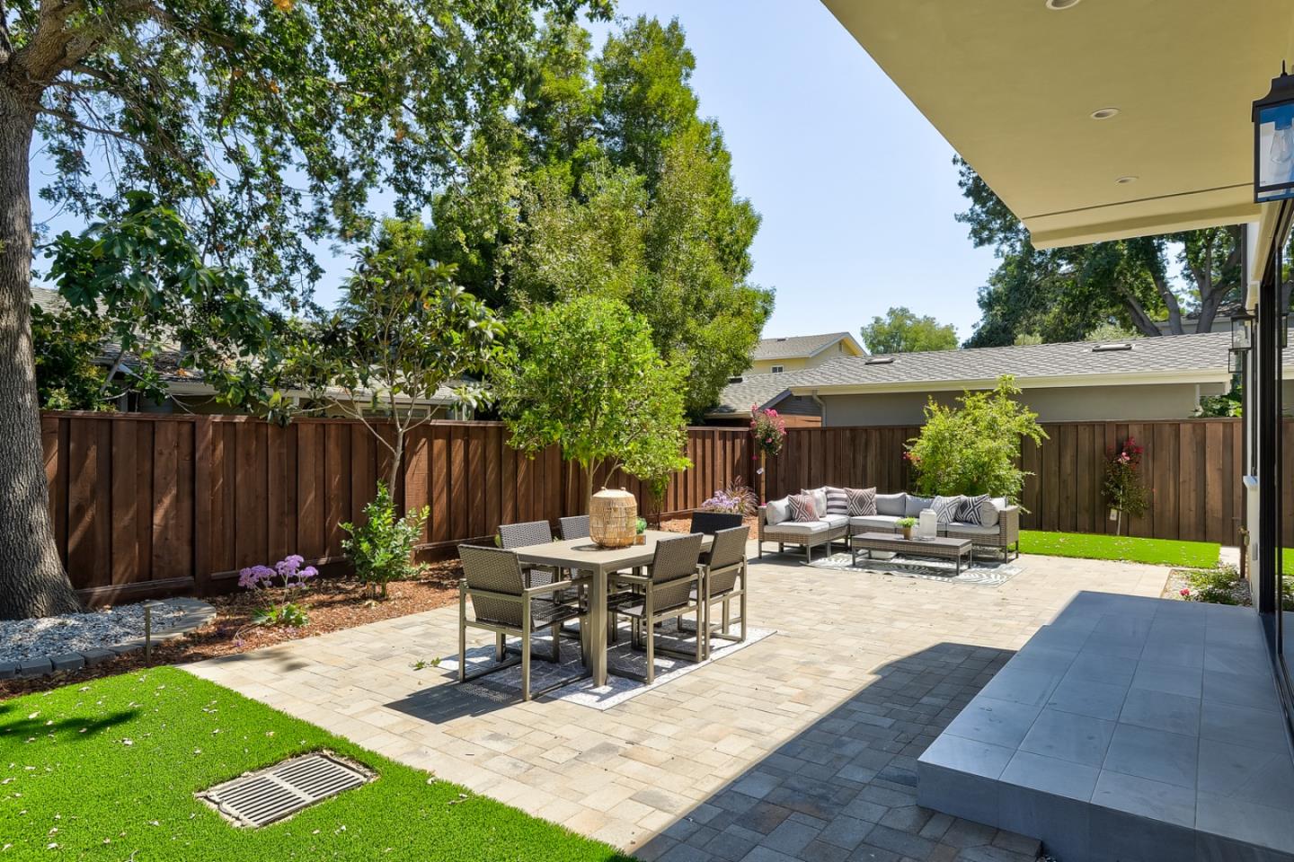 Menlo Park, California, 94025, United States, 5 Bedrooms Bedrooms, ,6 BathroomsBathrooms,Residential,For Sale,1927394