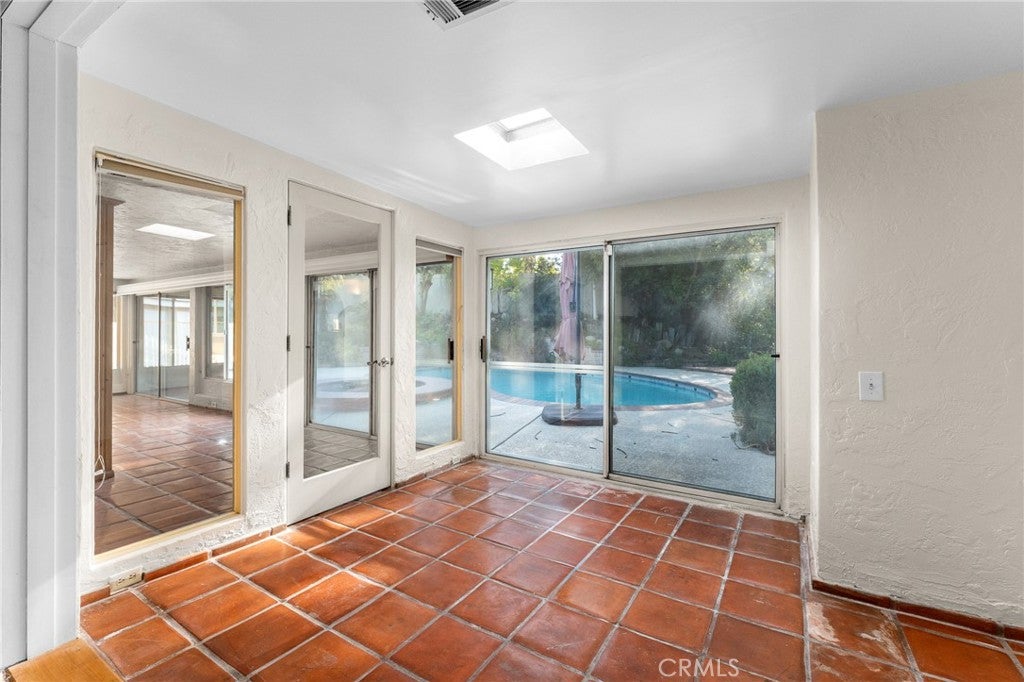 Redlands, California, 92373, United States, 4 Bedrooms Bedrooms, ,4 BathroomsBathrooms,Residential,For Sale,1995131