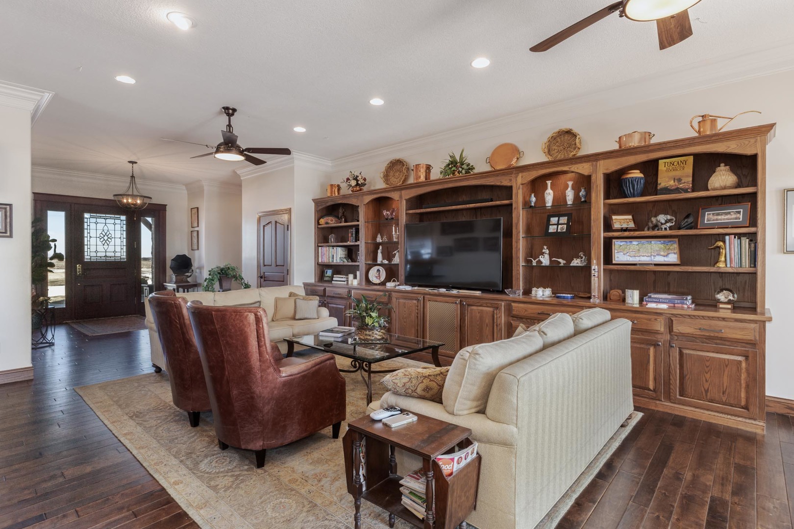 Hudson, Illinois, 61748, United States, 3 Bedrooms Bedrooms, ,5 BathroomsBathrooms,Residential,For Sale,1987913