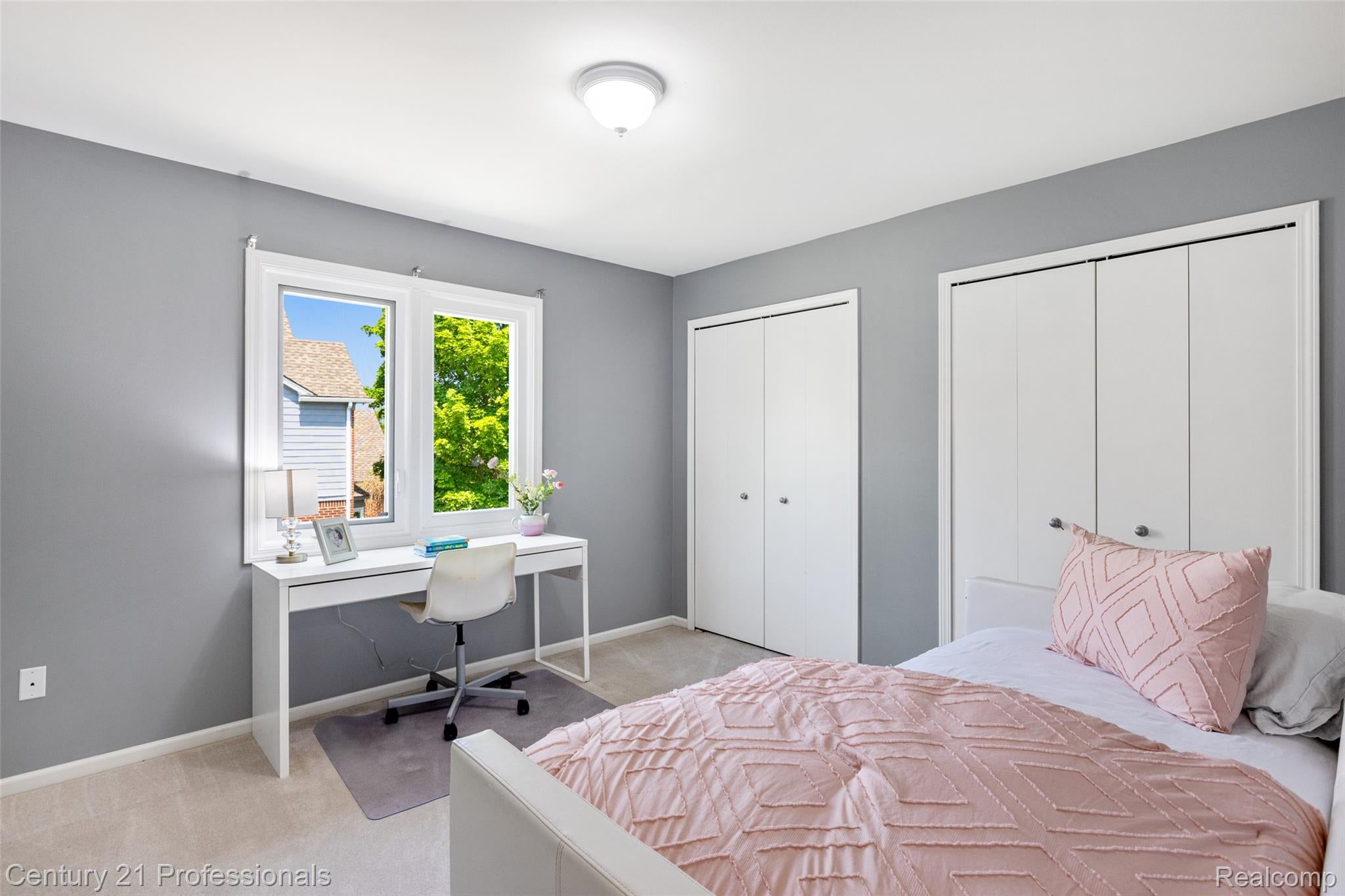 LakeOrion, Michigan, 48359, United States, 4 Bedrooms Bedrooms, ,3 BathroomsBathrooms,Residential,For Sale,1973715