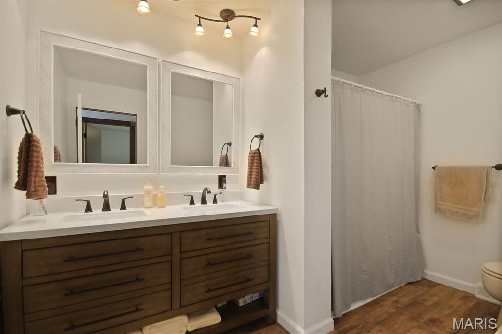 Lebanon, Missouri, 65536, United States, 3 Bedrooms Bedrooms, ,2 BathroomsBathrooms,Residential,For Sale,1982257