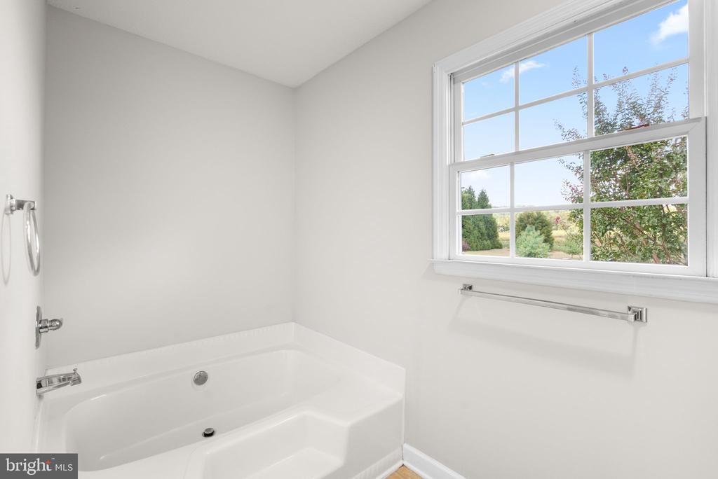 Frederick, Maryland, 21703, United States, 3 Bedrooms Bedrooms, ,3 BathroomsBathrooms,Residential,For Sale,1935163