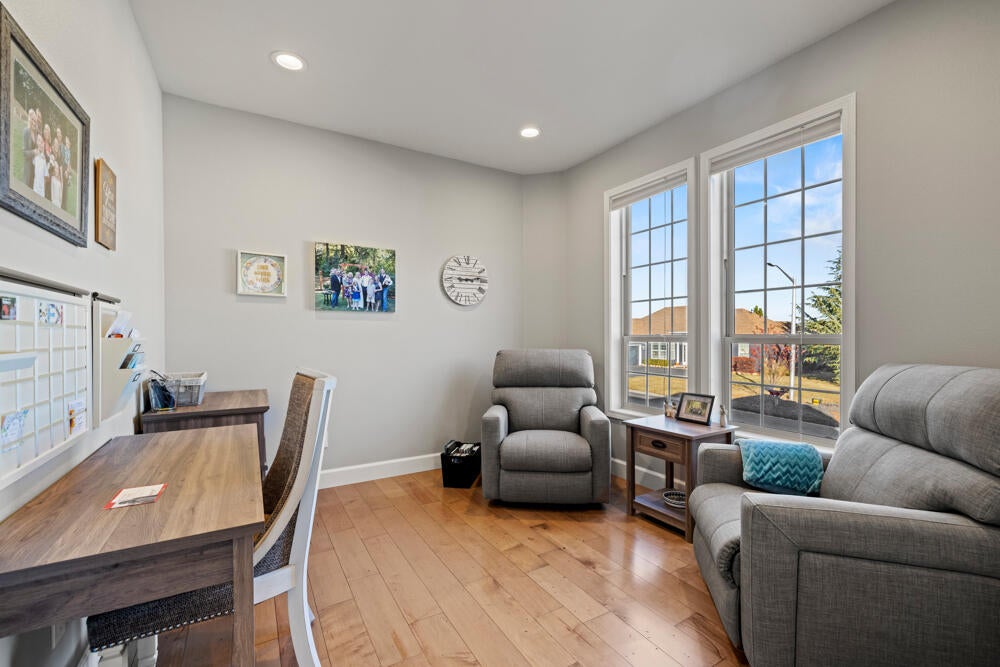 Klamath Falls, Oregon, 97601, United States, 3 Bedrooms Bedrooms, ,3 BathroomsBathrooms,Residential,For Sale,1848515