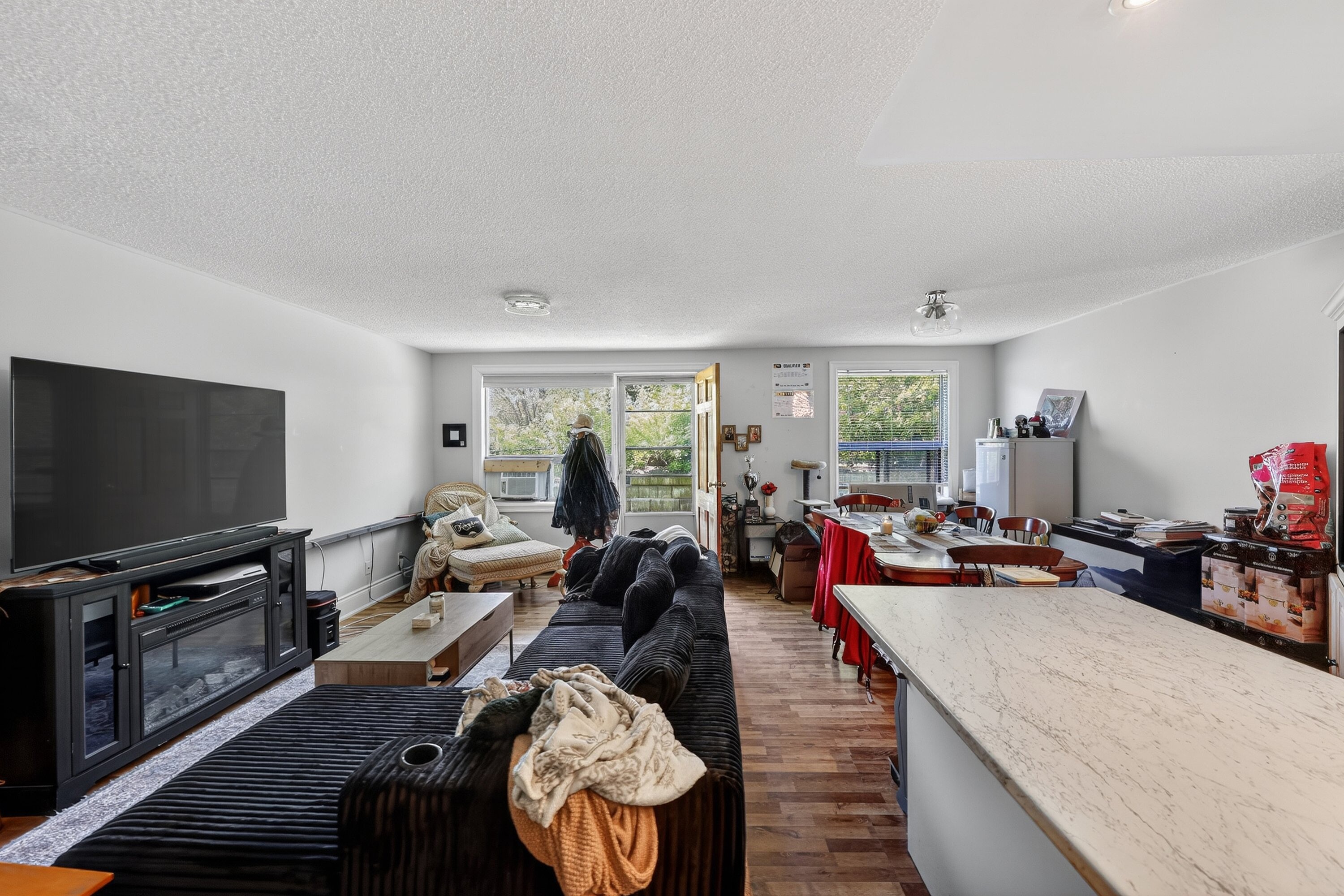  Bright Ground Floor Condo - 物件實景