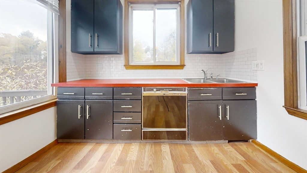 Needham, Massachusetts, 02492, United States, 3 Bedrooms Bedrooms, ,2 BathroomsBathrooms,Residential,For Sale,1988292