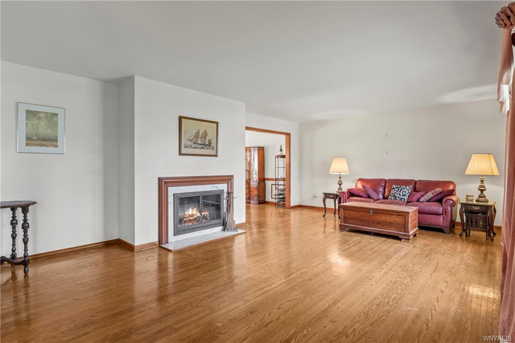 Lewiston, New York, 14092, United States, 5 Bedrooms Bedrooms, ,3 BathroomsBathrooms,Residential,For Sale,1849954