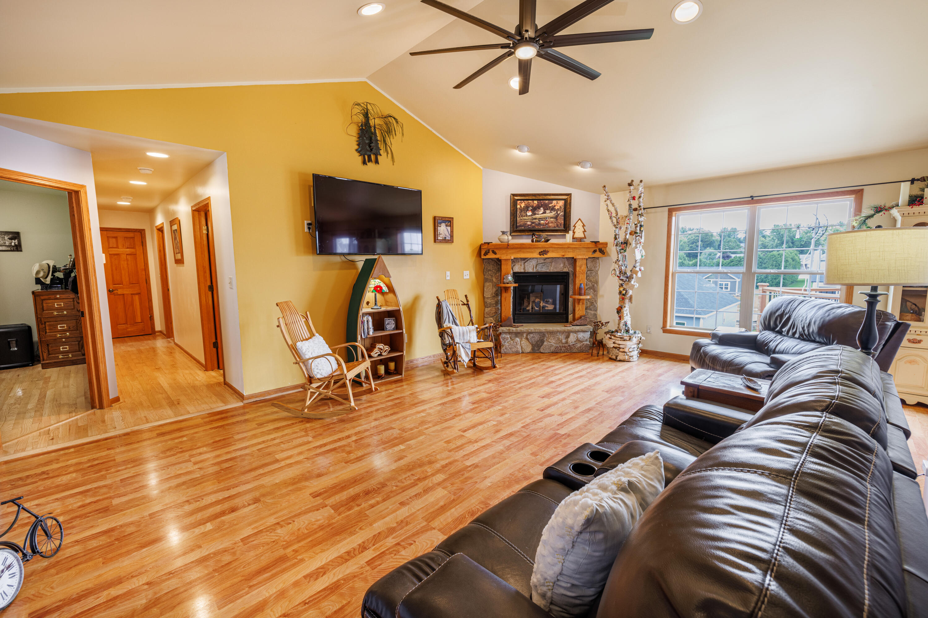 Theresa, Wisconsin, 53091, United States, 4 Bedrooms Bedrooms, ,4 BathroomsBathrooms,Residential,For Sale,1927887