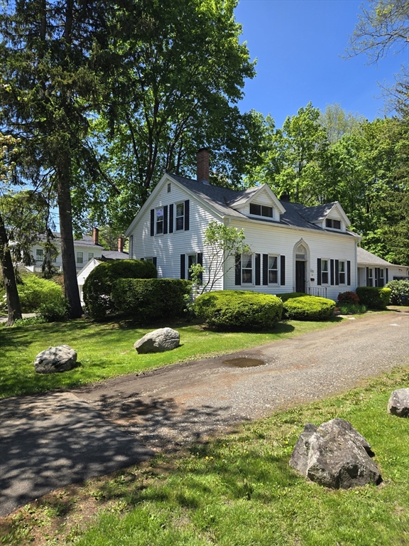 Amherst, Massachusetts, 01002, United States, 5 Bedrooms Bedrooms, ,2 BathroomsBathrooms,Residential,For Sale,1979386
