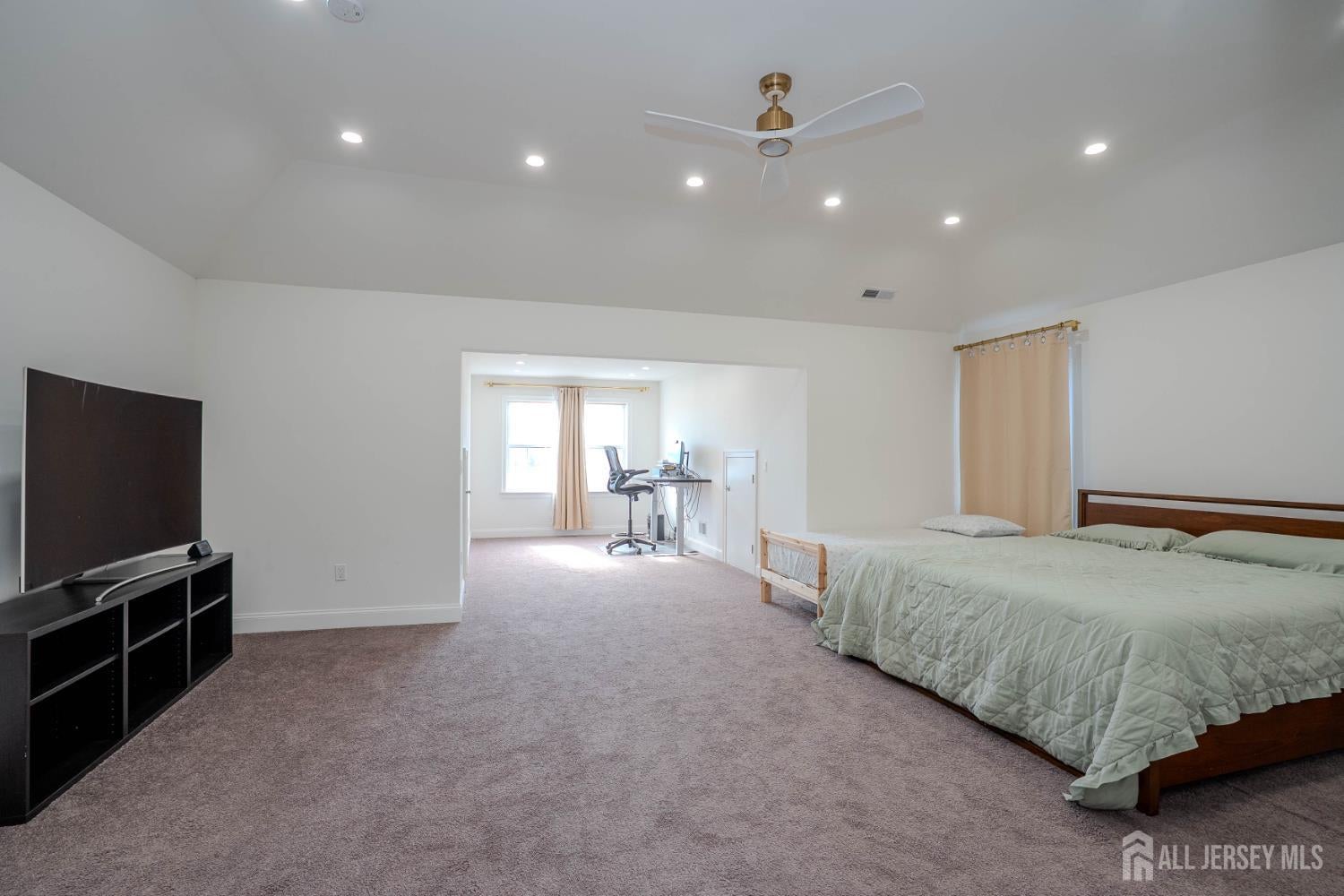 Monroe, New Jersey, 08831, United States, 5 Bedrooms Bedrooms, ,4 BathroomsBathrooms,Residential,For Sale,1987406