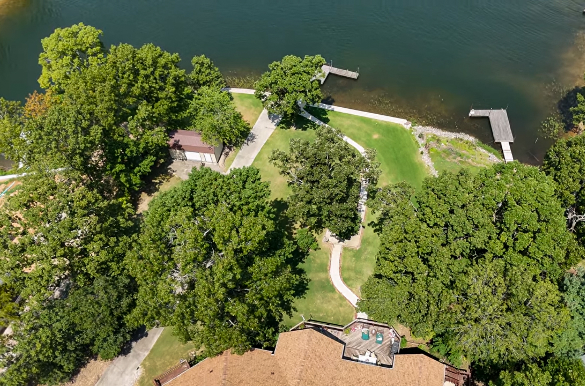 Horseshoe Bend, Arkansas, 72512, United States, 5 Bedrooms Bedrooms, ,5 BathroomsBathrooms,Residential,For Sale,1910999