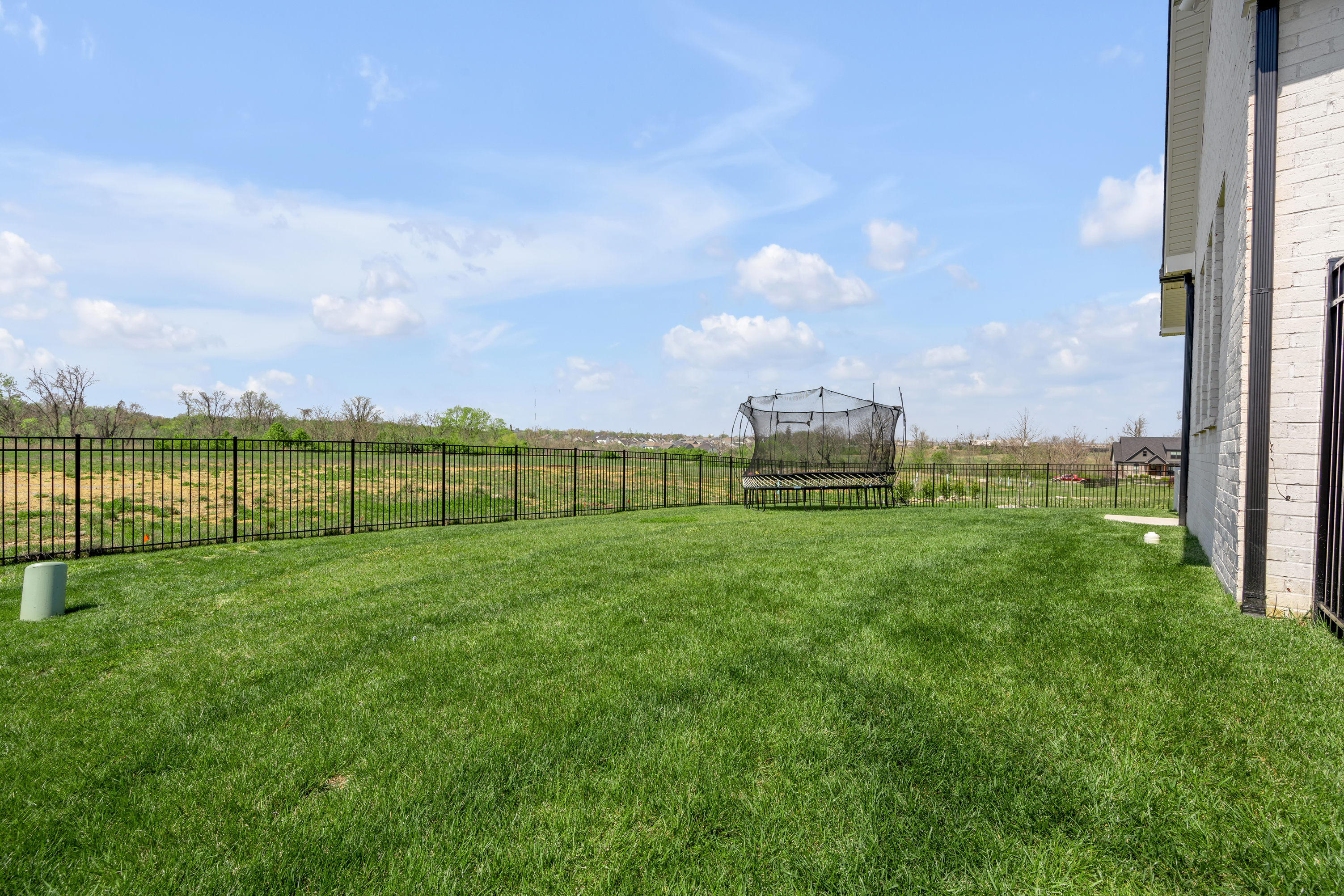  2429 Lorenzo Way - 物件實景