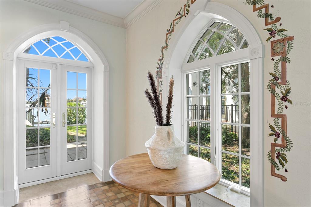 St Petersburg, Florida, 33704, United States, 4 Bedrooms Bedrooms, ,5 BathroomsBathrooms,Residential,For Sale,1794031