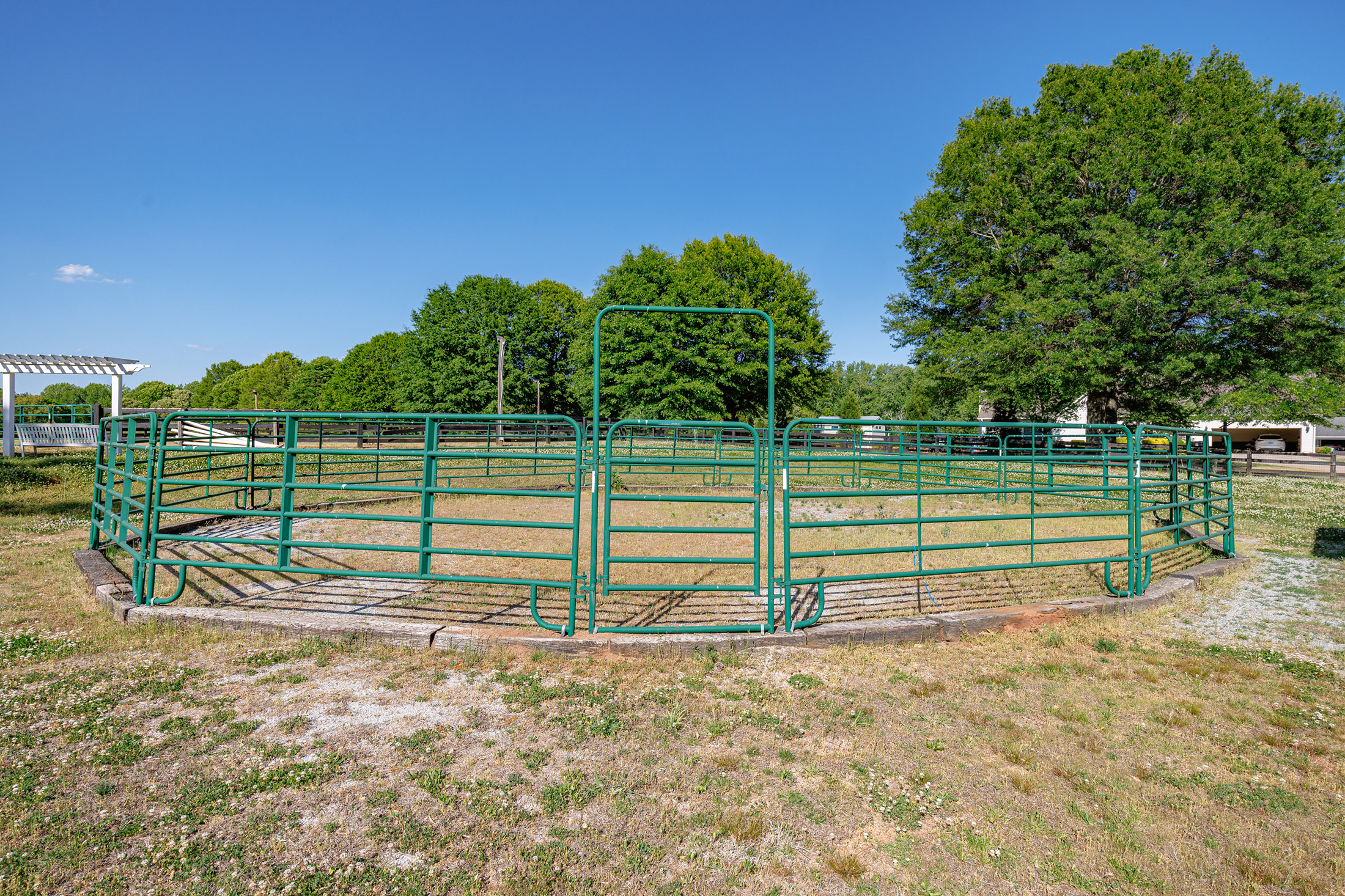  Exceptional Equestrian Estate: A Rare Blend of Luxury, Functionality, and Charm - 物件實景