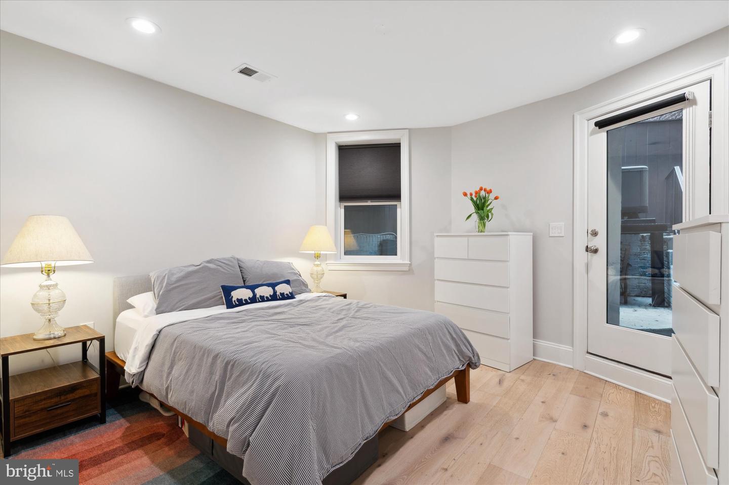 Washington, District of Columbia, 20008, United States, 2 Bedrooms Bedrooms, ,2 BathroomsBathrooms,Residential,For Sale,1776834