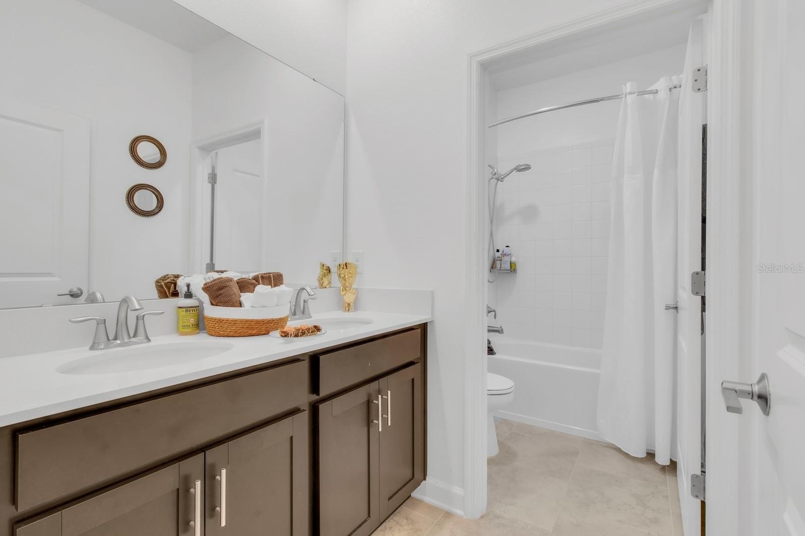 KISSIMMEE, Florida, 34744, United States, 4 Bedrooms Bedrooms, ,3 BathroomsBathrooms,Residential,For Sale,1974958