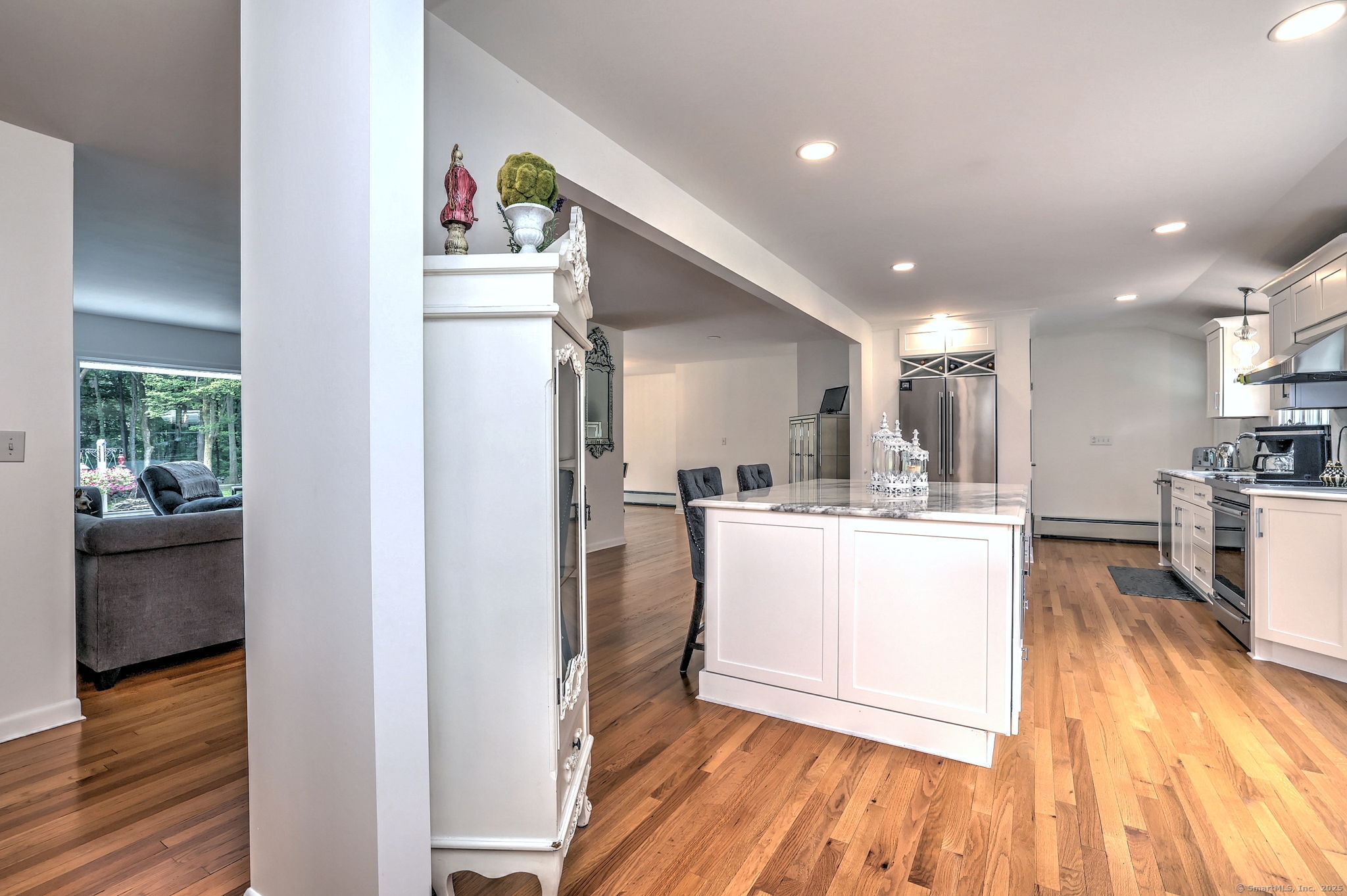Woodbridge, Connecticut, 06525, United States, 5 Bedrooms Bedrooms, ,4 BathroomsBathrooms,Residential,For Sale,1890965