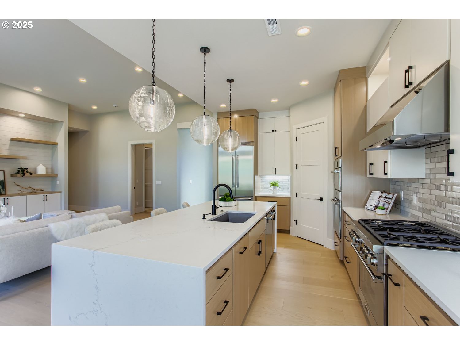 Portland, Oregon, 97229, United States, 5 Bedrooms Bedrooms, ,4 BathroomsBathrooms,Residential,For Sale,1982334