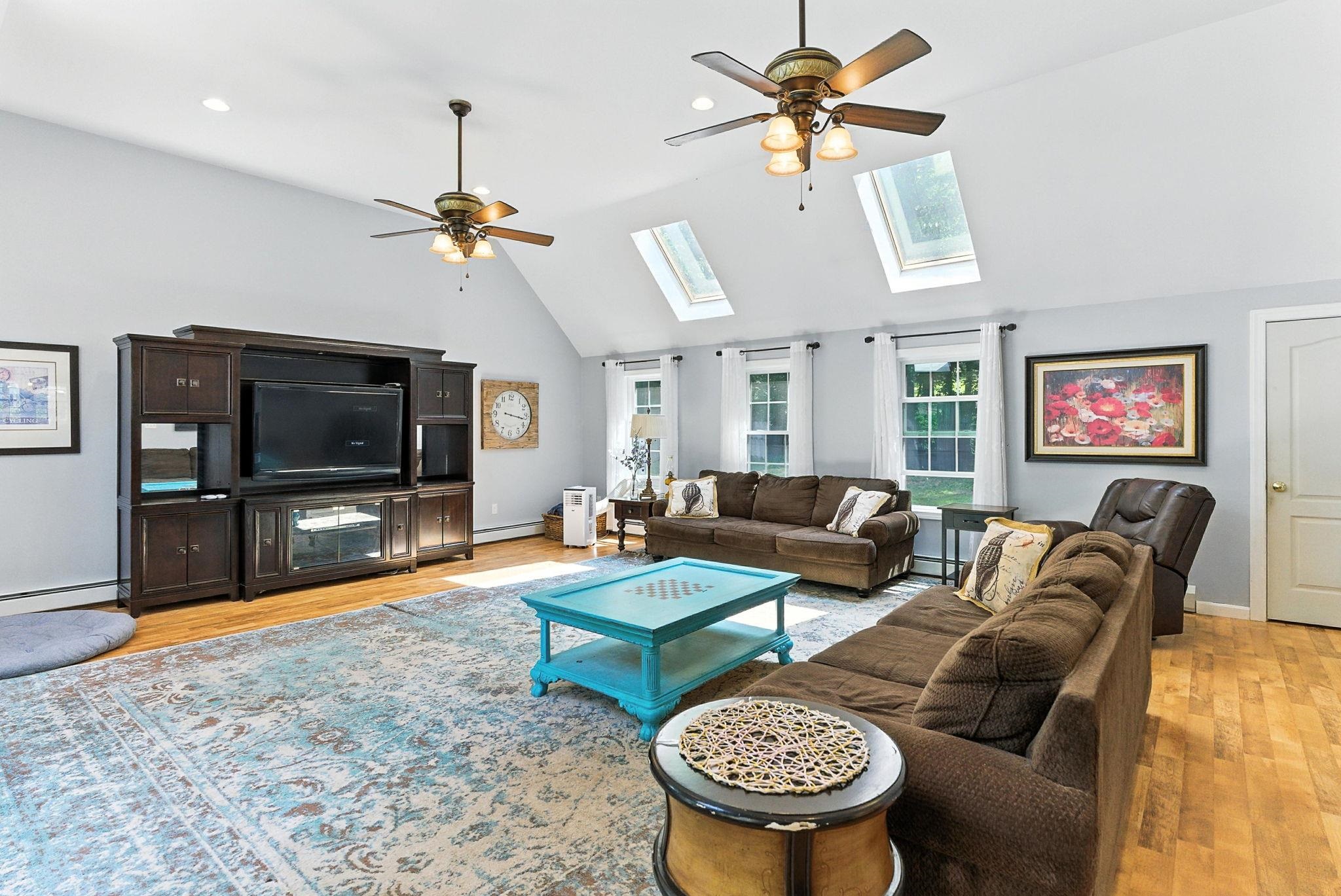 Plaistow, New Hampshire, 03865, United States, 4 Bedrooms Bedrooms, ,3 BathroomsBathrooms,Residential,For Sale,1987491