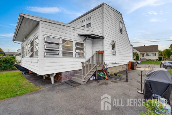 Sayreville, New Jersey, 08879, United States, 4 Bedrooms Bedrooms, ,3 BathroomsBathrooms,Residential,For Sale,1917662