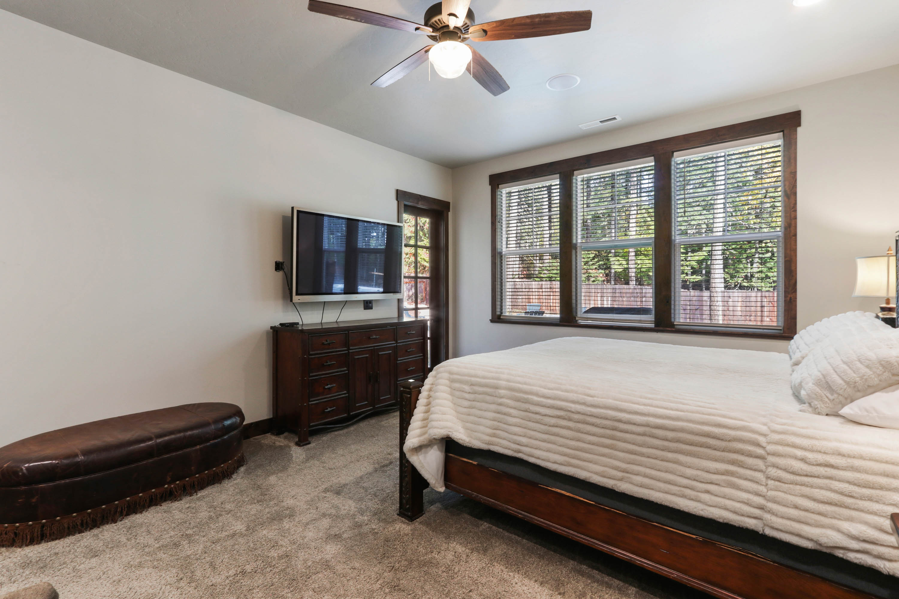 Sandpoint, Idaho, 83864, United States, 6 Bedrooms Bedrooms, ,8 BathroomsBathrooms,Residential,For Sale,1975419