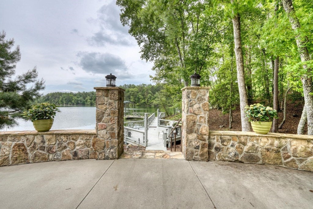 Blairsville, Georgia, 30512, United States, 5 Bedrooms Bedrooms, ,6 BathroomsBathrooms,Residential,For Sale,1901332