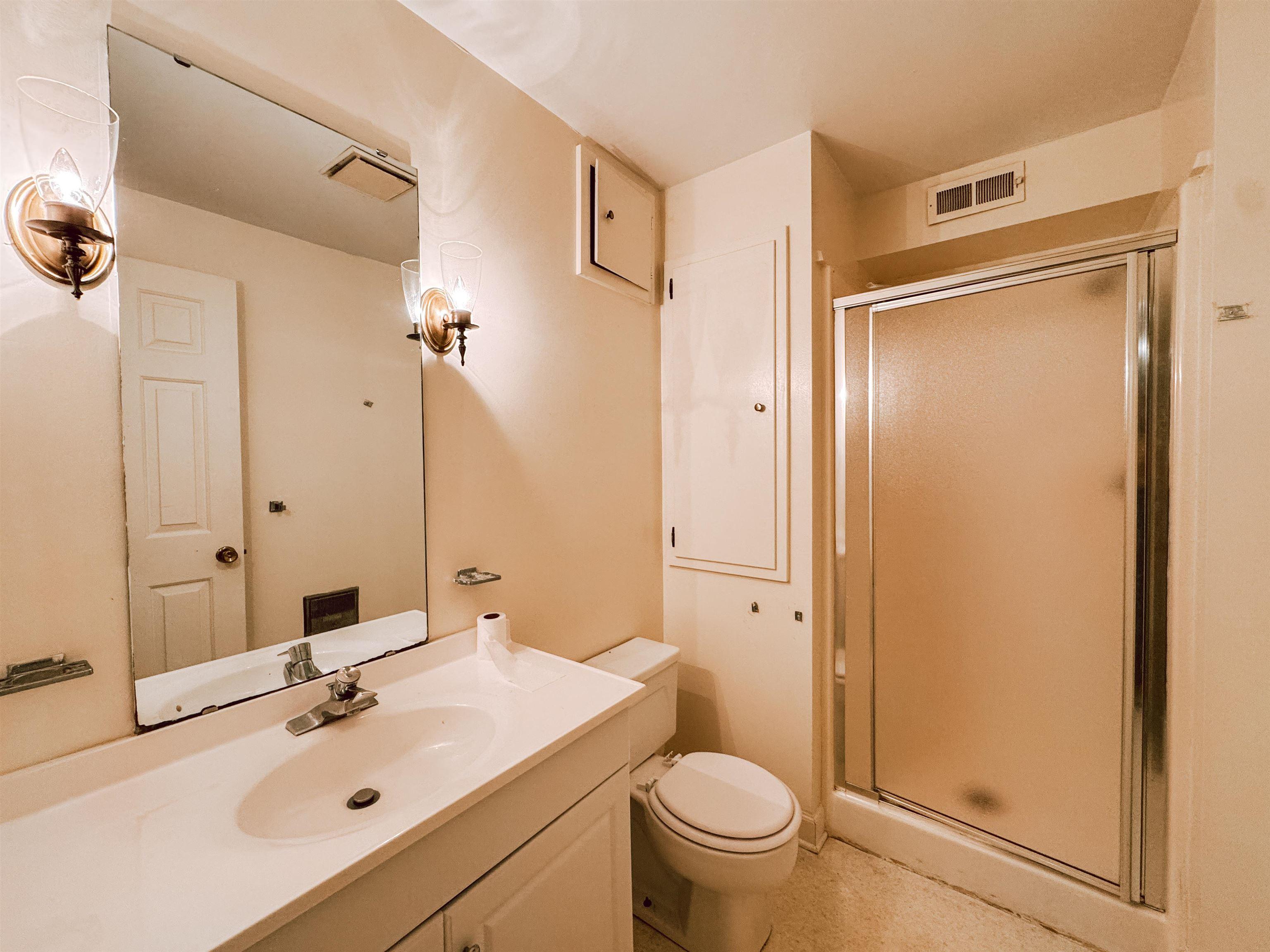Blacksburg, Virginia, 24060, United States, 5 Bedrooms Bedrooms, ,4 BathroomsBathrooms,Residential,For Sale,1900979