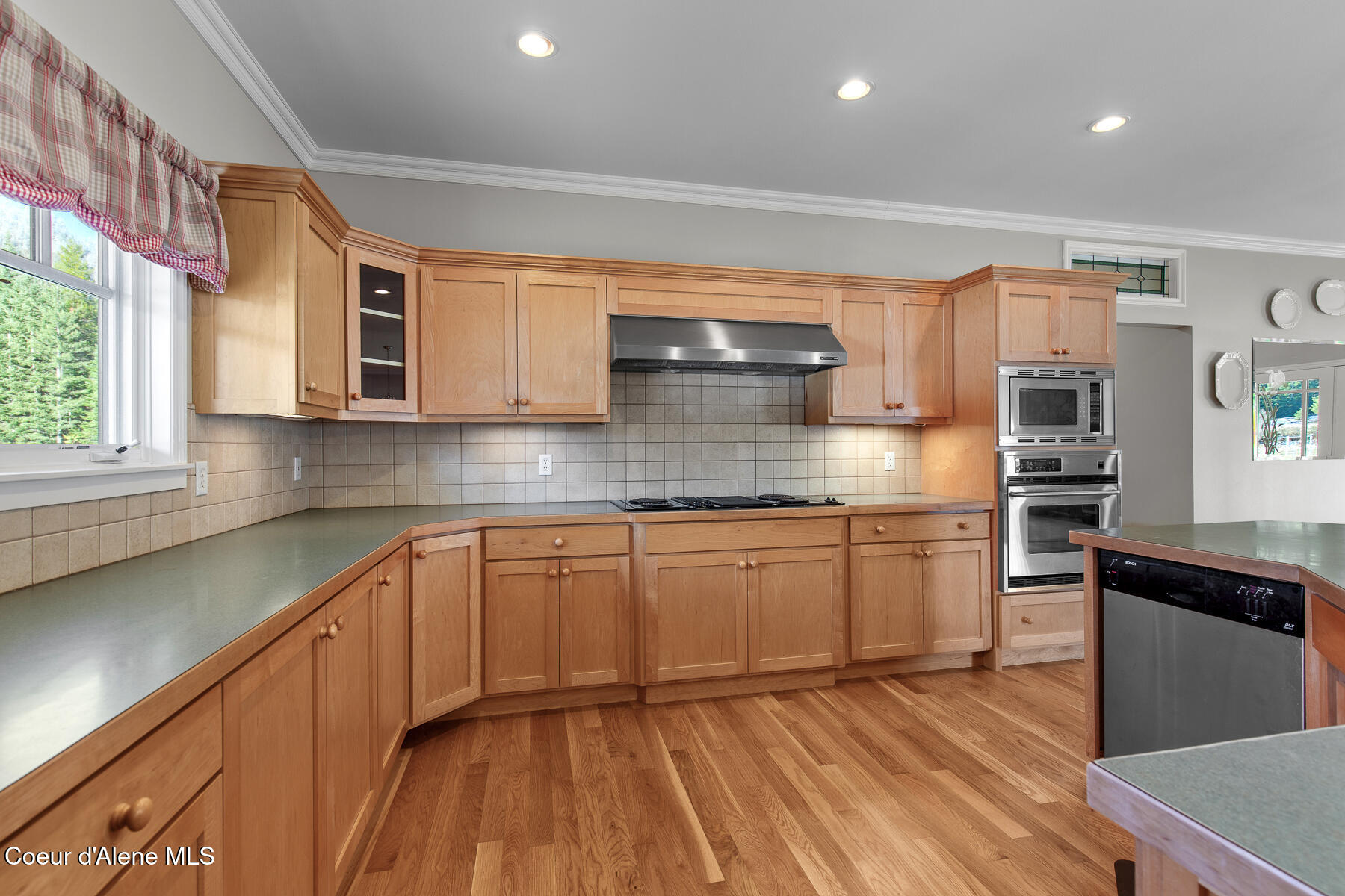 Wallace, Idaho, 83873, United States, 3 Bedrooms Bedrooms, ,3 BathroomsBathrooms,Residential,For Sale,2040255